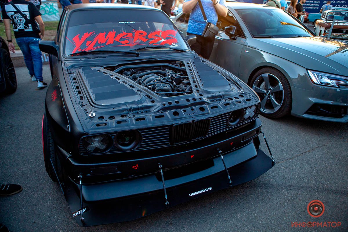 Автомобиль — любимая игрушка взрослых мужчин Автомобиль — любимая игрушка взрослых мужчин