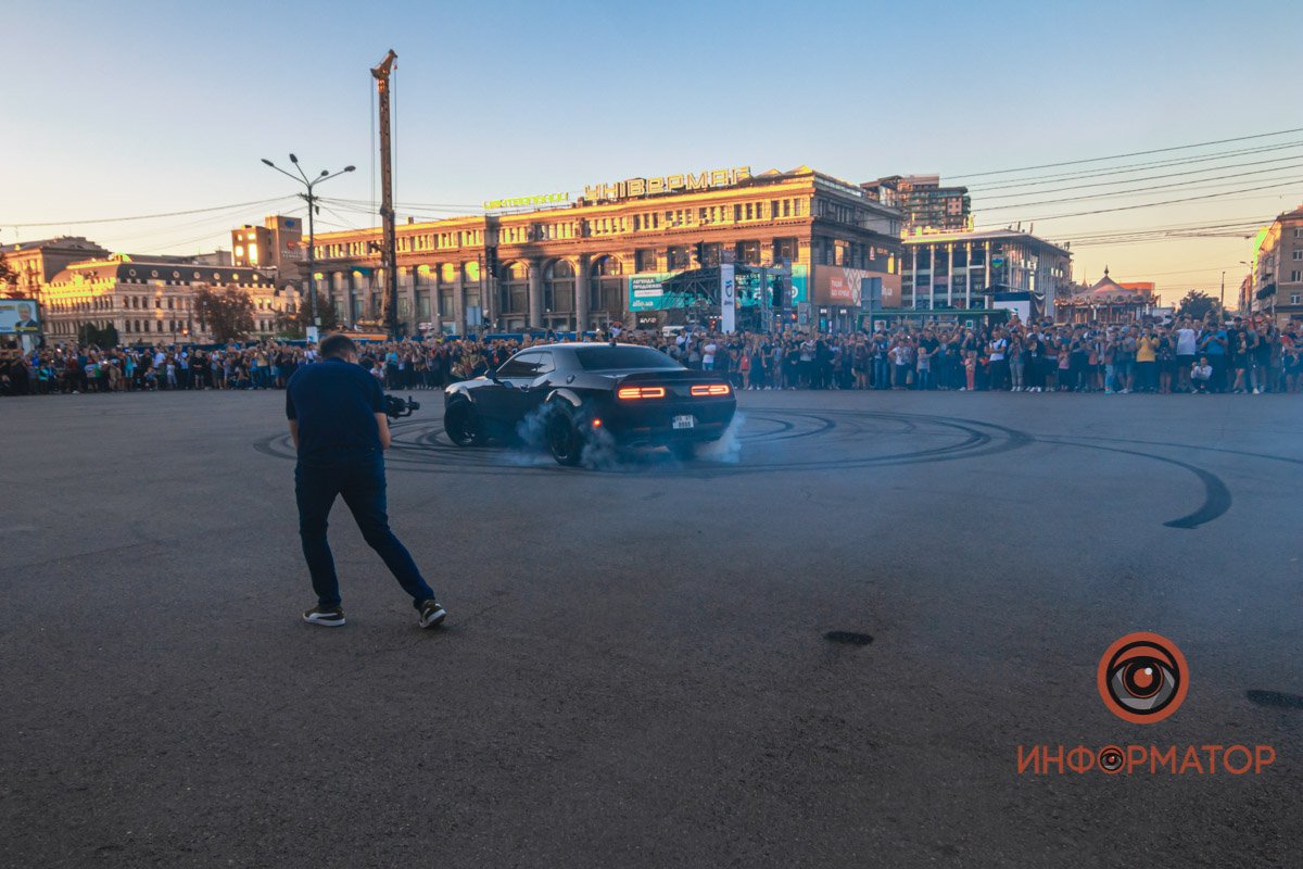 Порхай, как бабочка, жаль, как пчела! Порхай, как бабочка, жаль, как пчела!