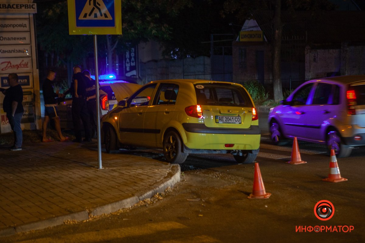 Авария произошла на перекрестке улиц Сечевых Стрельцов и Светлова