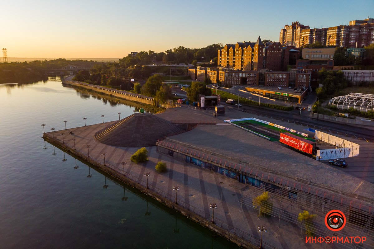 Людей практически нет. Только бегуны и коммунальщики Людей практически нет. Только бегуны и коммунальщики