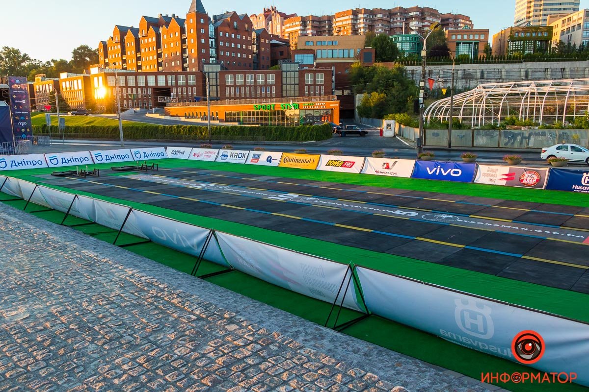 Здесь будут соревноваться стронгмены Здесь будут соревноваться стронгмены