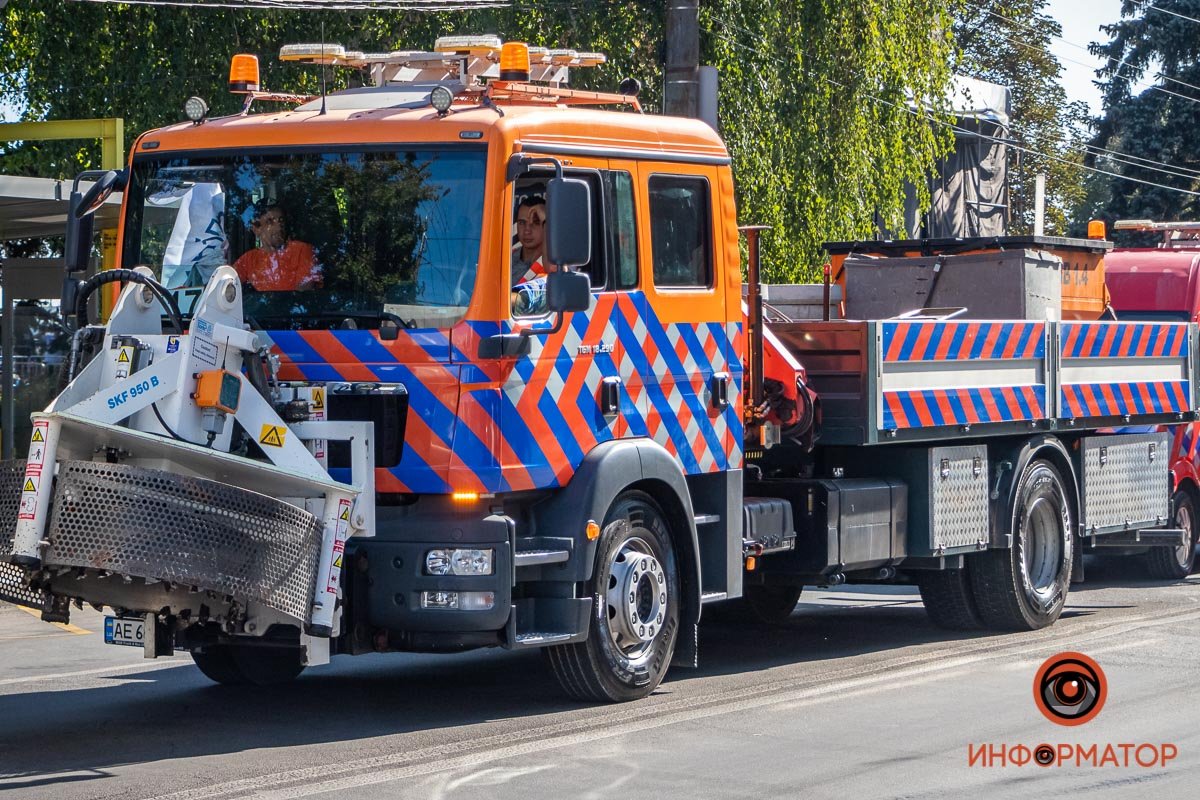 Каждый день эта техника работает на улицах города