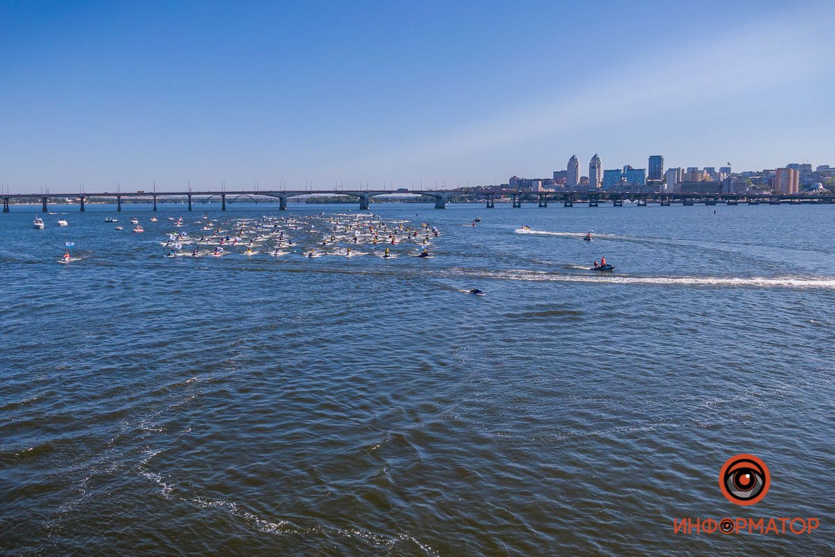В Днепре прошел масштабный парад гидроциклов, который могут занести в Книгу рекордов Гиннесса 14