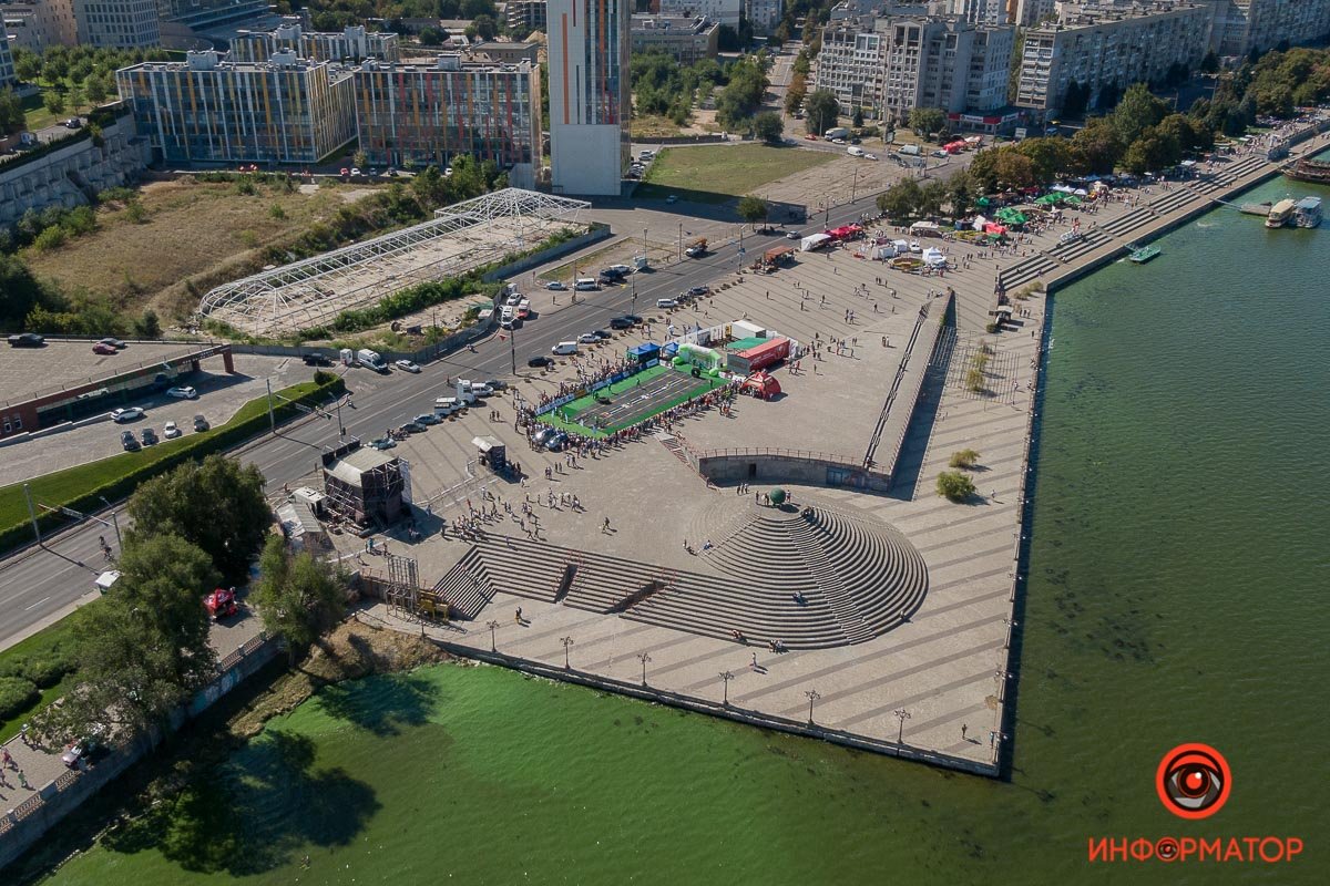 Всем хотелось увидеть сказочных силачей Всем хотелось увидеть сказочных силачей