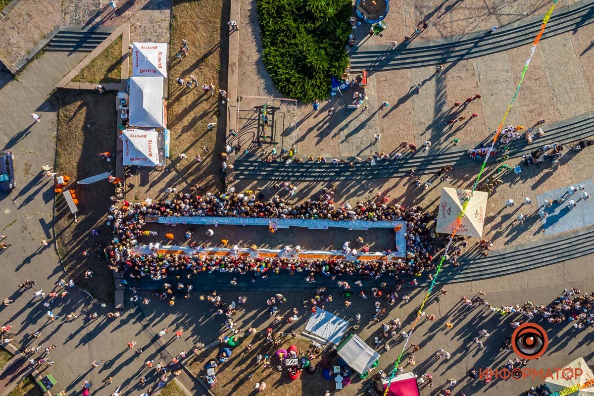 У любимого города праздник У любимого города праздник