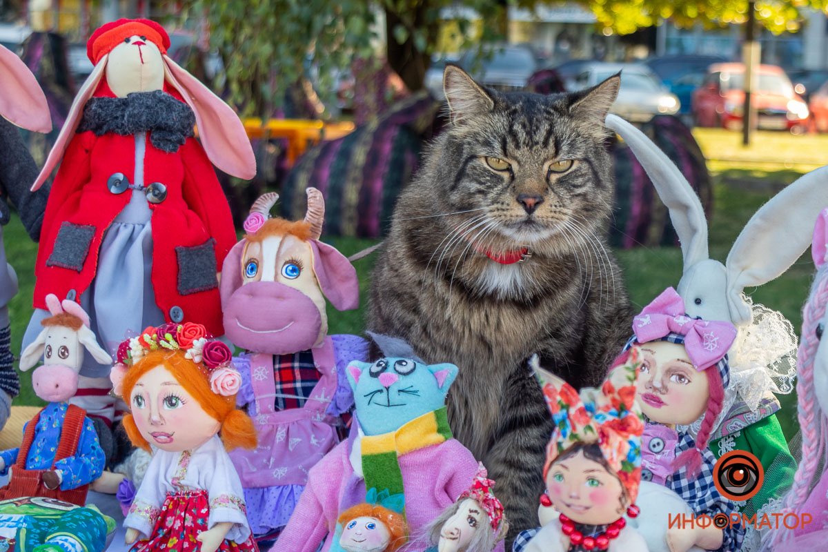 Мимикрирует под плюшевую коровку