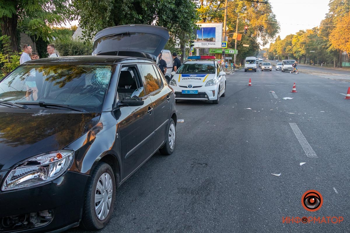 Женщина шла в неположенном месте Женщина шла в неположенном месте