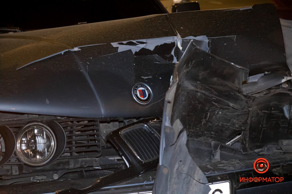 BMW ехала сзади BMW ехала сзади