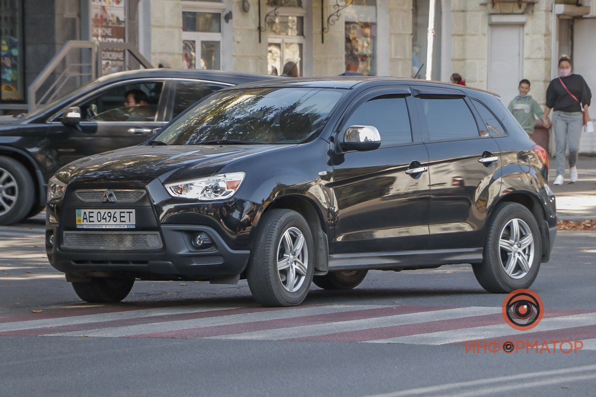 Авария произошла на перекрестке улиц Титова и Янгеля Авария произошла на перекрестке улиц Титова и Янгеля