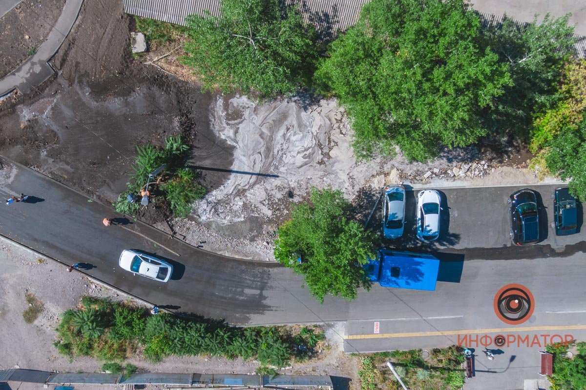 Коммунальщики работают над решением проблемы Коммунальщики работают над решением проблемы