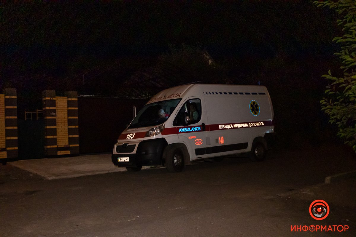 По словам соседей, мужчину забрала скорая По словам соседей, мужчину забрала скорая
