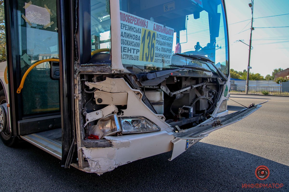 Повреждения автобуса Повреждения автобуса