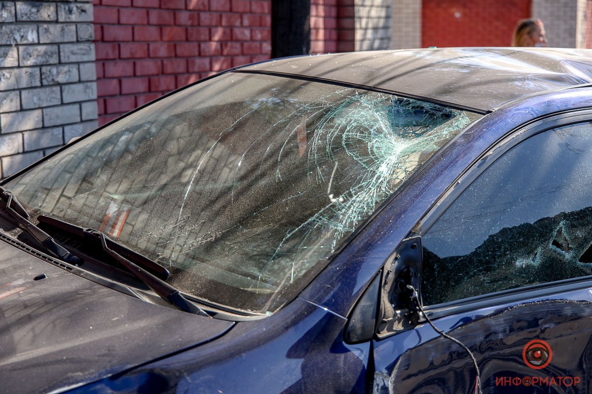 Авария произошла недалеко от ТЦ "Наша Правда" по направлению к Калиновой Авария произошла недалеко от ТЦ "Наша Правда" по направлению к Калиновой