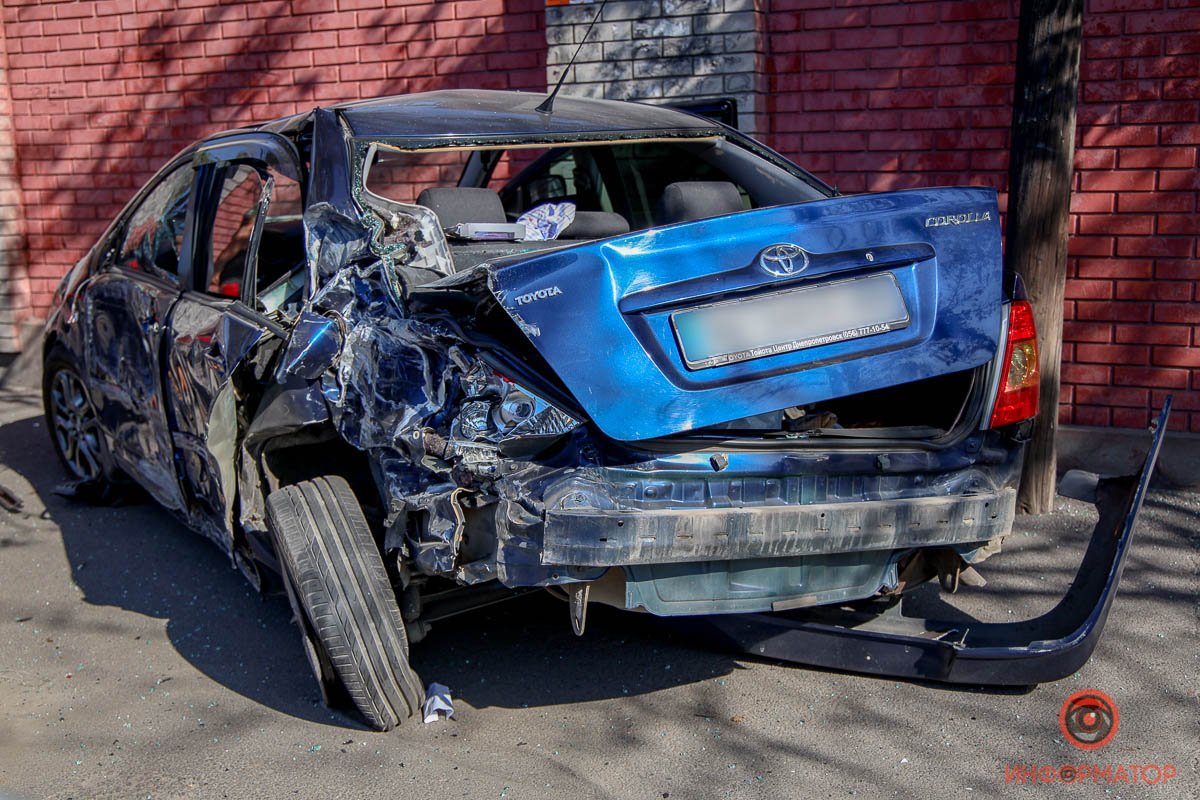 Повреждения автомобиля Повреждения автомобиля