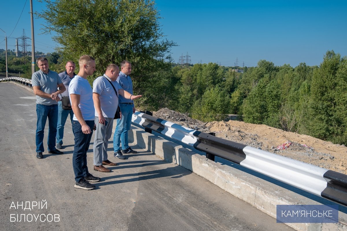 Уборка улиц и дворов, покос, ремонт дорог и благоустройство: мэр Каменского провел объезд 3