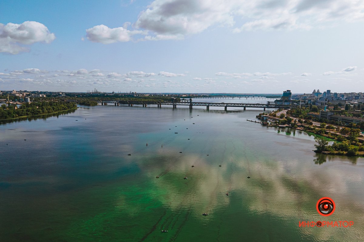 Мимо ристалищ, капищ,