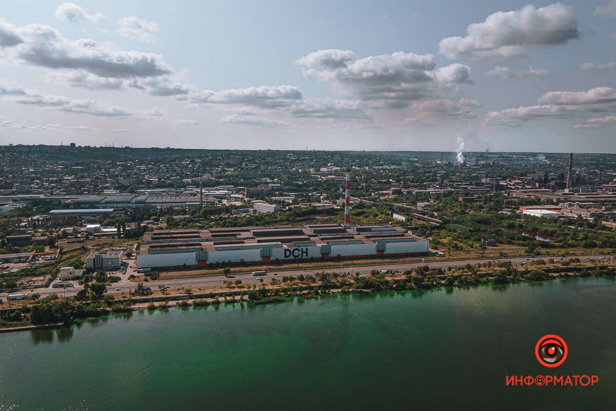 идут по земле пилигримы.