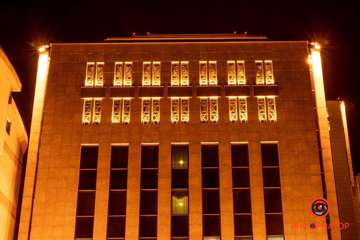 Они изображают храмовый семисвечник