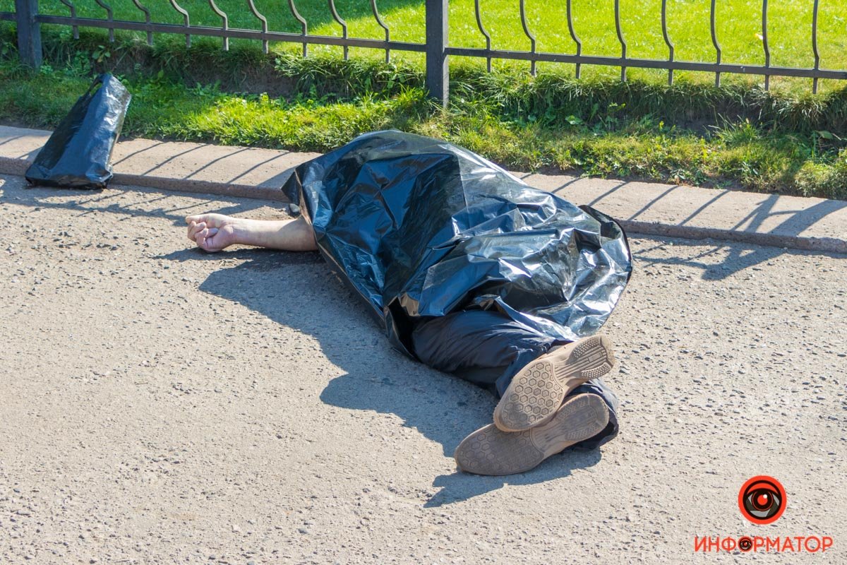 Мужчине стало плохо Мужчине стало плохо