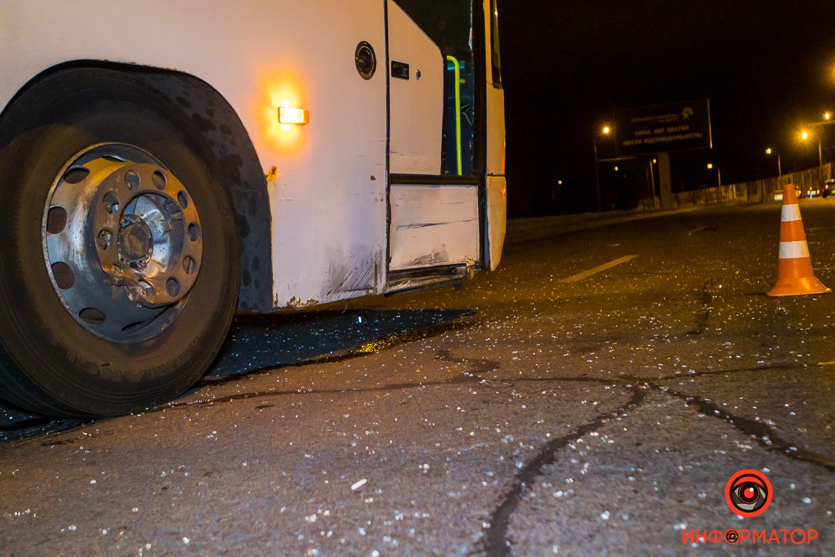 Осколки на дороге, будьте бдительны Осколки на дороге, будьте бдительны