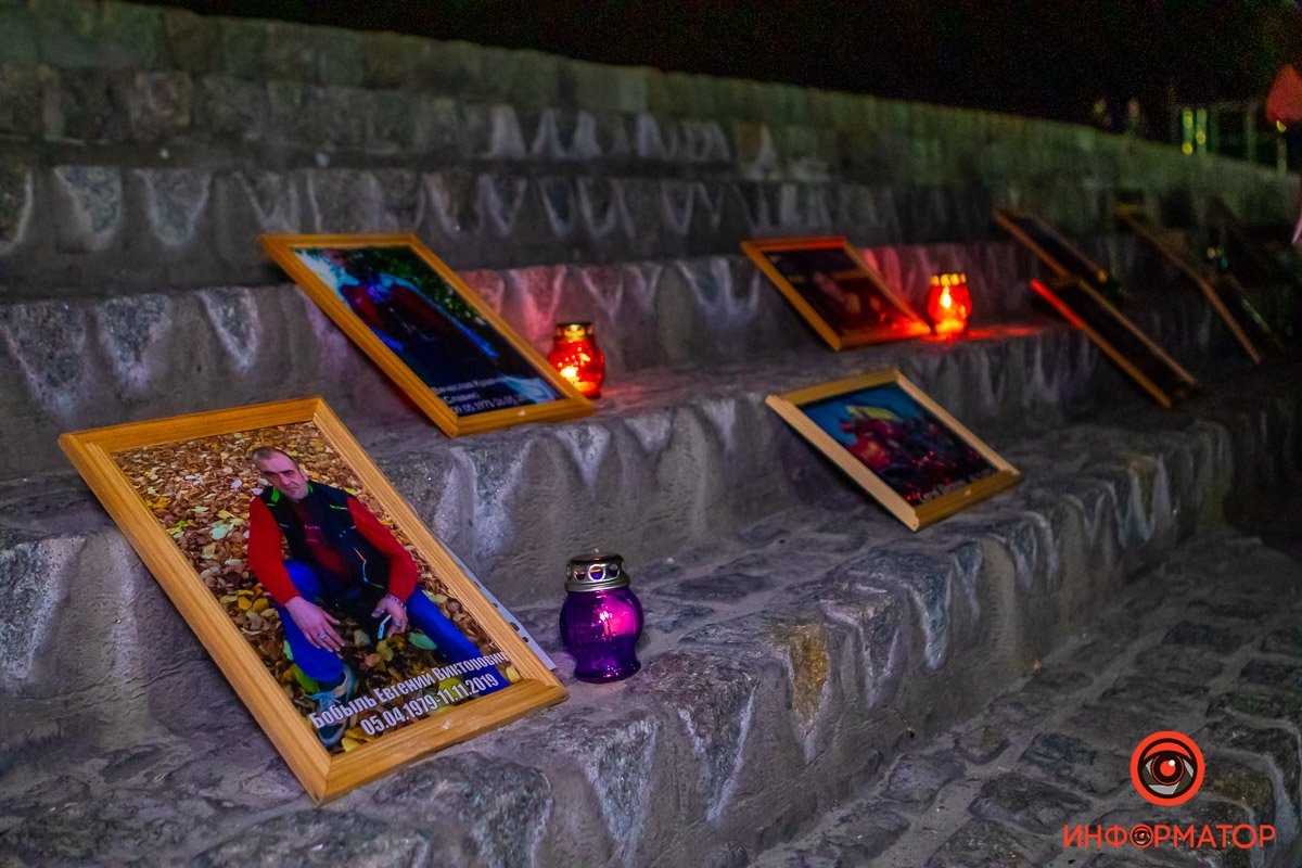 Зажгли лампадки