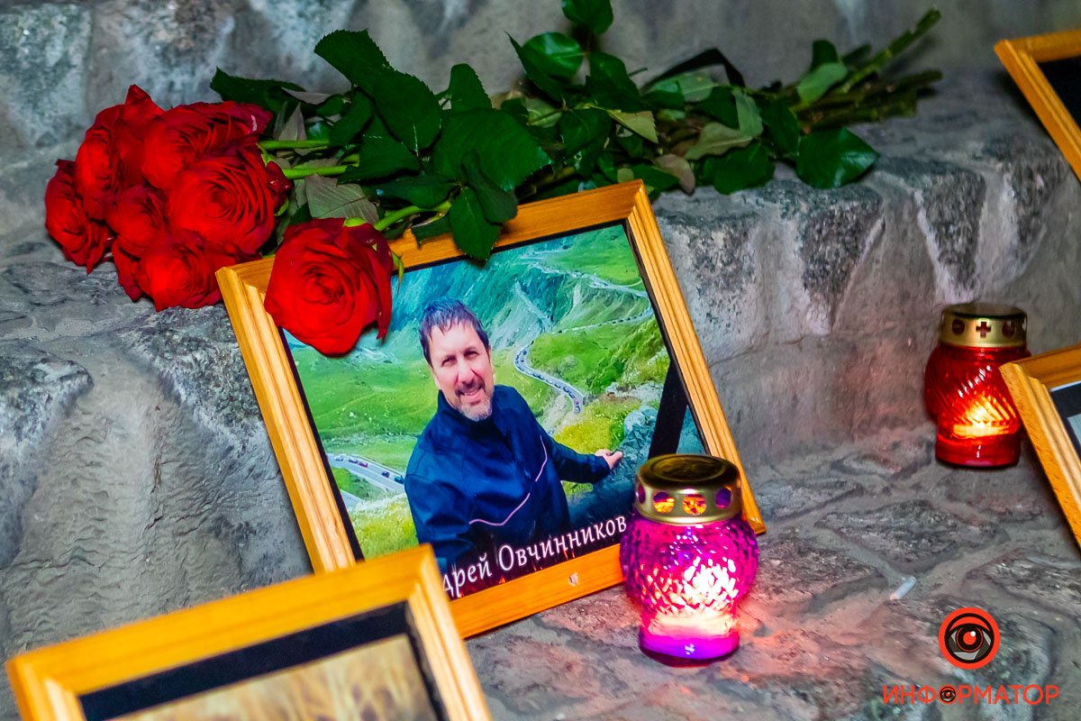 Кто-то принес цветы