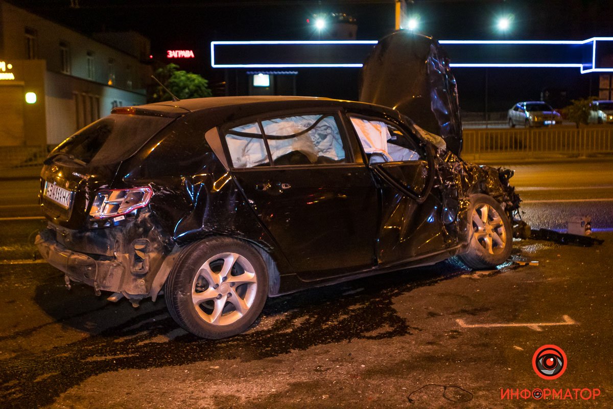 Geely же остановился поперек проспекта Geely же остановился поперек проспекта