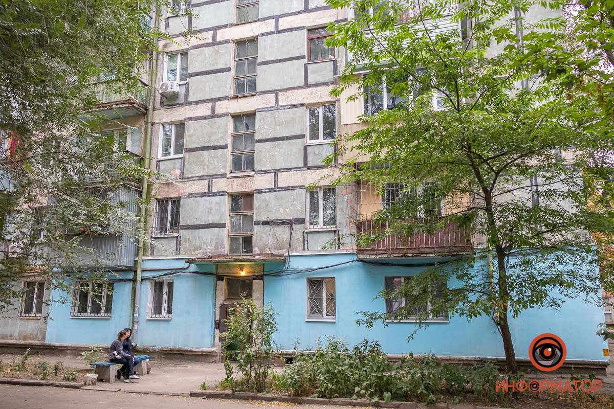 На улице Казакевича в одной из квартир нашли тело женщины