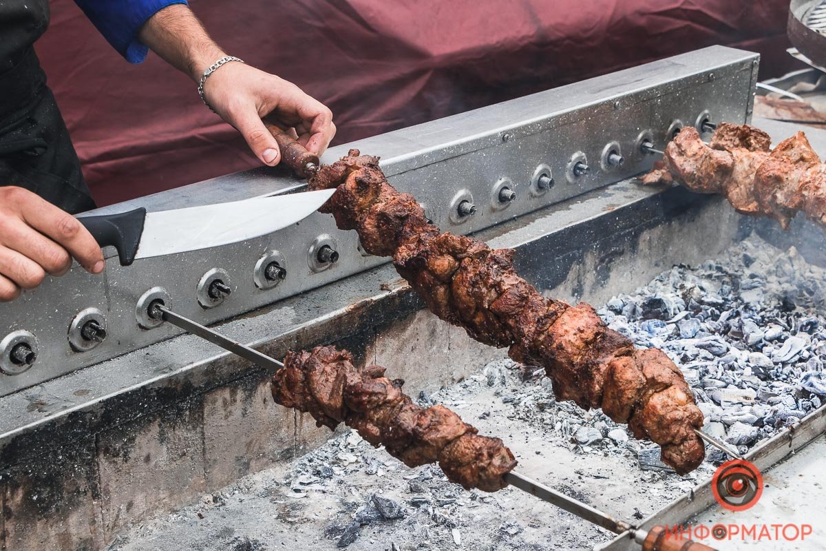 Шашлык вкусный, мы попробовали