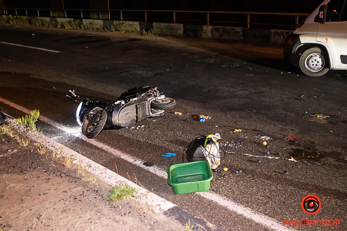 На трассе М04 под Днепром автомобиль Mazda столкнулся со скутером На трассе М04 под Днепром автомобиль Mazda столкнулся со скутером