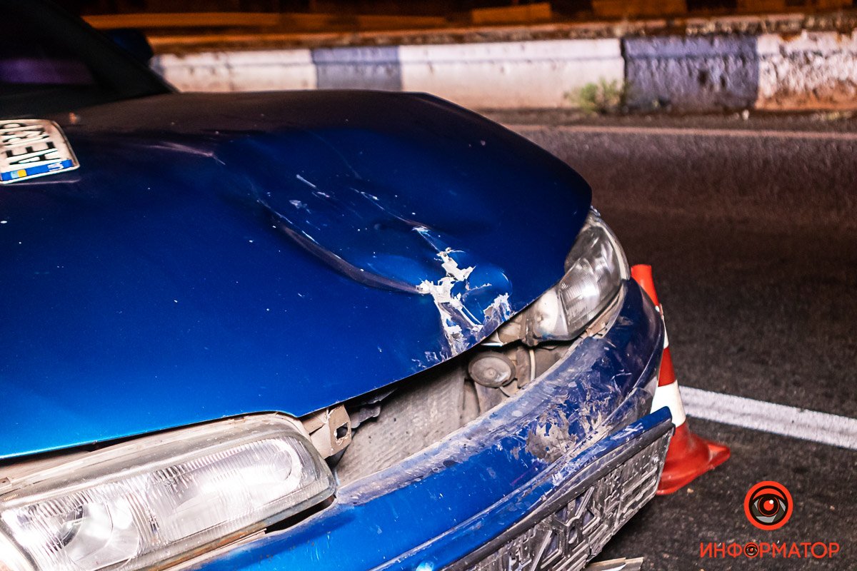 Скорая отвезла ее в больницу Новомосковска Скорая отвезла ее в больницу Новомосковска