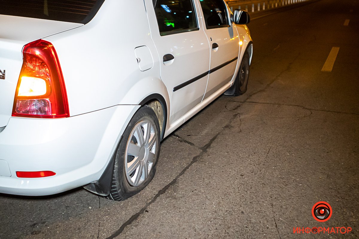 Пробитые колеса у Renault 