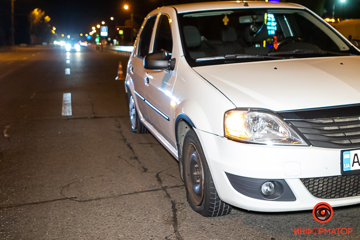 По направлению из центра города занята крайняя левая полоса движения