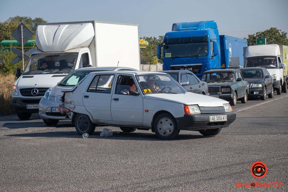 Столкнулись 3 автомобиля: Daewoo, Таврия и Volkswagen Столкнулись 3 автомобиля: Daewoo, Таврия и Volkswagen