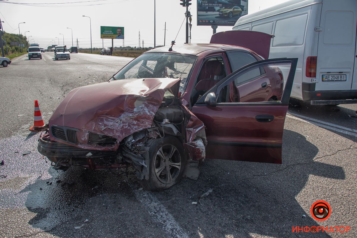 Таврия поворачивала с Аэропортовской на Яснополянскую Таврия поворачивала с Аэропортовской на Яснополянскую