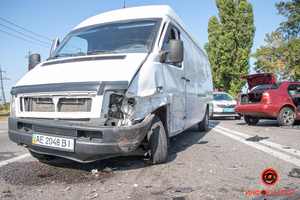 В ДТП пострадали водитель и пассажир Lanos В ДТП пострадали водитель и пассажир Lanos