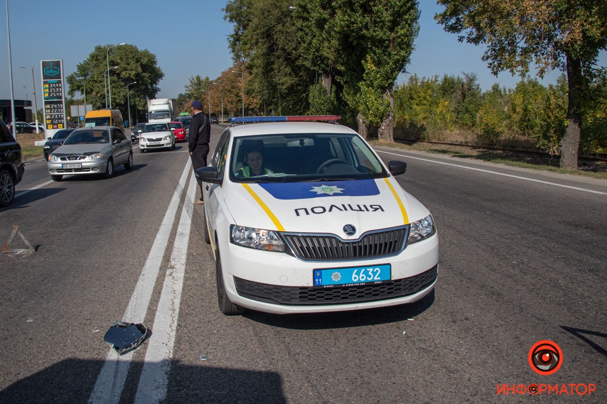 У водителя рассечение головы, у пассажира - травма спины У водителя рассечение головы, у пассажира - травма спины