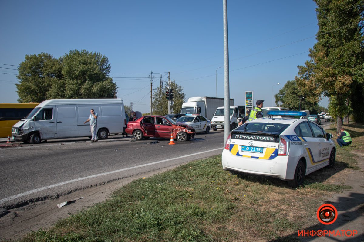 На месте работают правоохранители, им предстоит установить причины ДТП На месте работают правоохранители, им предстоит установить причины ДТП