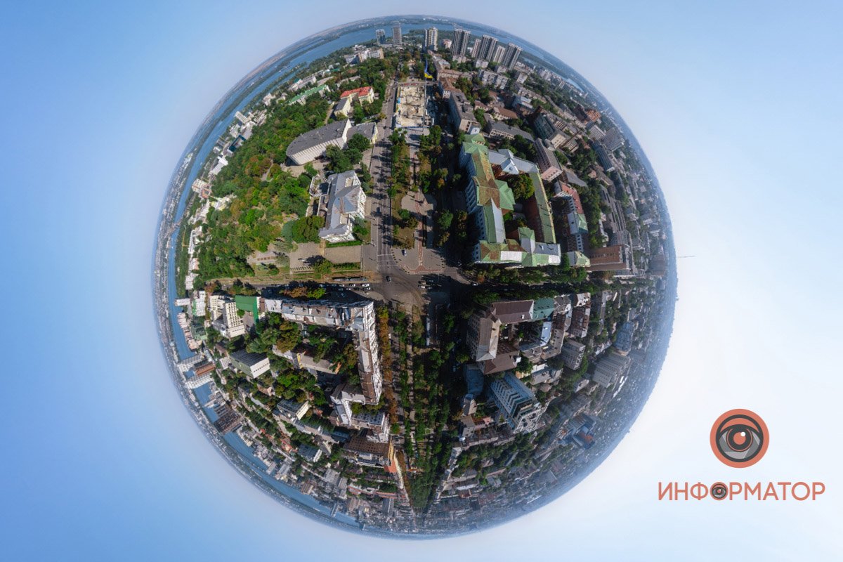 Огромное поле для игры в Pacman Огромное поле для игры в Pacman