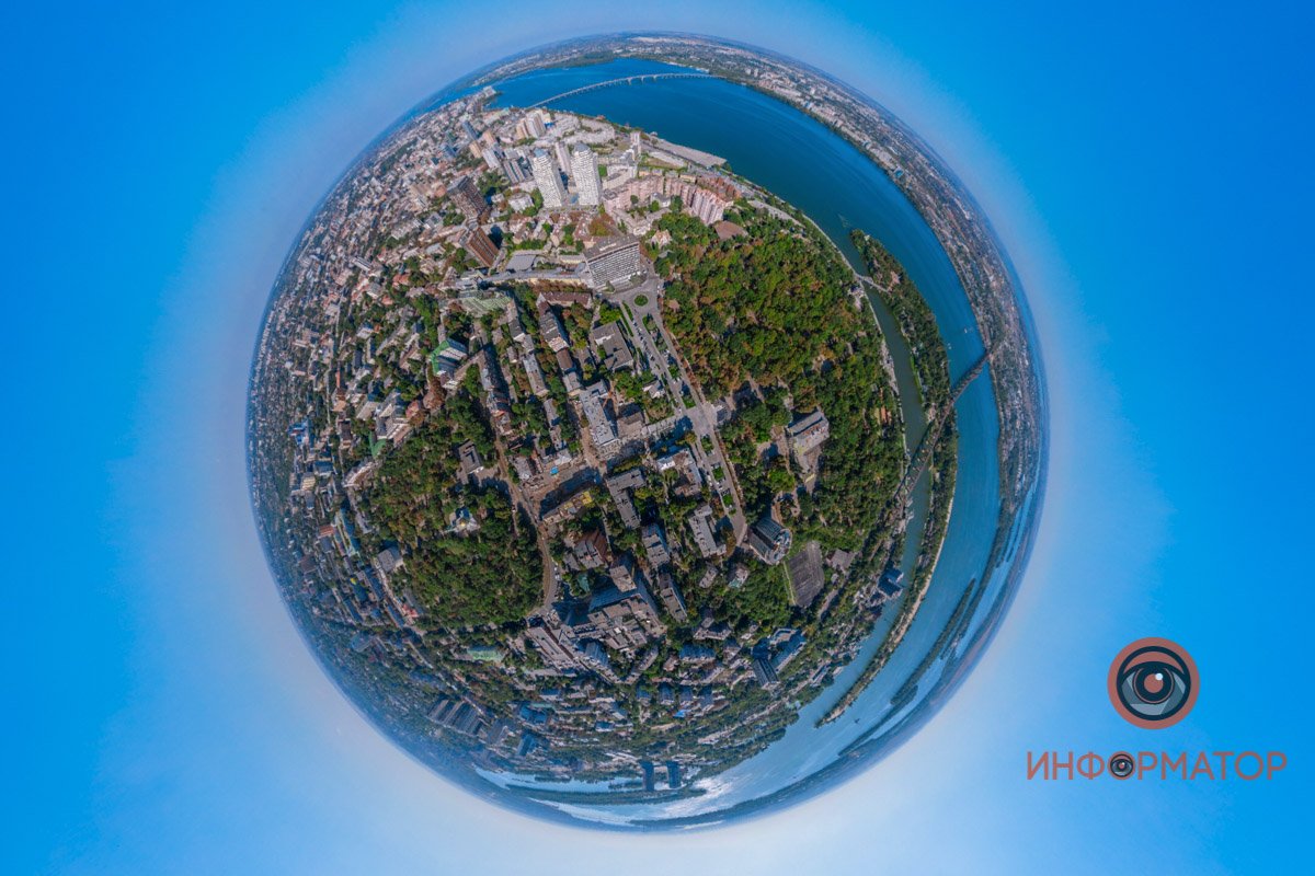 Жить на планете, возможно, дороговато, но зато вы получаете ежегодный бесплатный круиз вокруг солнца Жить на планете, возможно, дороговато, но зато вы получаете ежегодный бесплатный круиз вокруг солнца