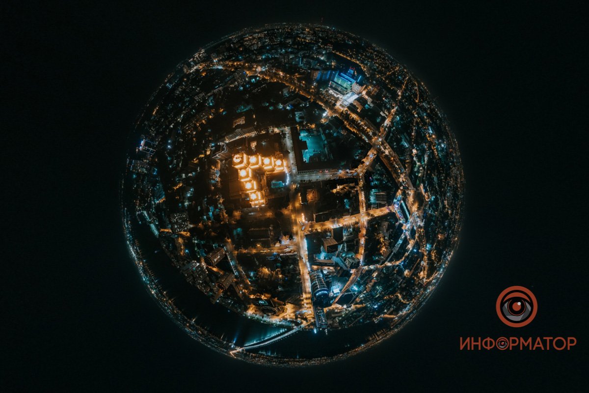 Планета вращается, знаете ли. Можно вращаться вместе с ней, а можно зацепиться за что-то и протестовать, но тогда тебя свалит с ног Планета вращается, знаете ли. Можно вращаться вместе с ней, а можно зацепиться за что-то и протестовать, но тогда тебя свалит с ног