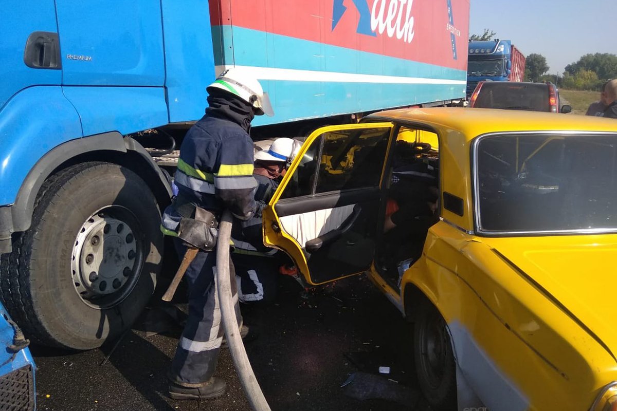 Третий пострадавший – мальчик, ориентировочно 2-летнего возраста. Он находится в тяжелом состоянии Третий пострадавший – мальчик, ориентировочно 2-летнего возраста. Он находится в тяжелом состоянии