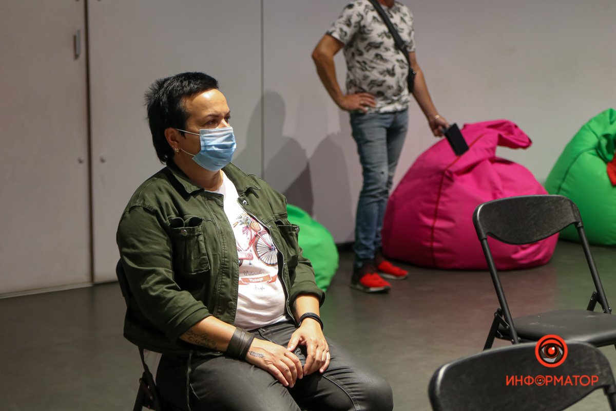 Маски и антисептики - есть