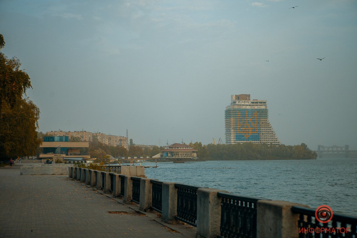 Время новых плащей, сапогов в разноцветную клетку.