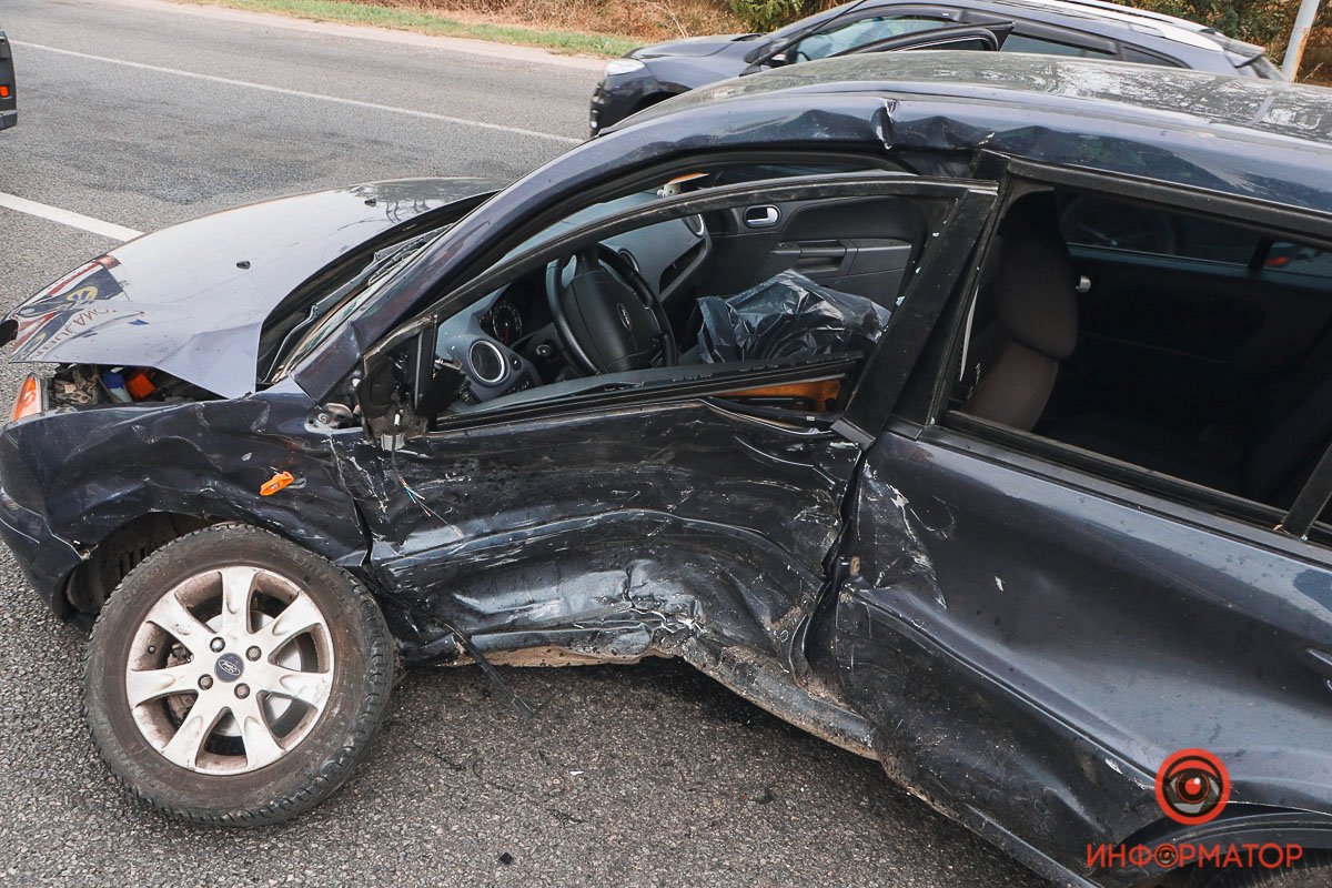Предварительно, автомобили двигались в попутном направлении Предварительно, автомобили двигались в попутном направлении
