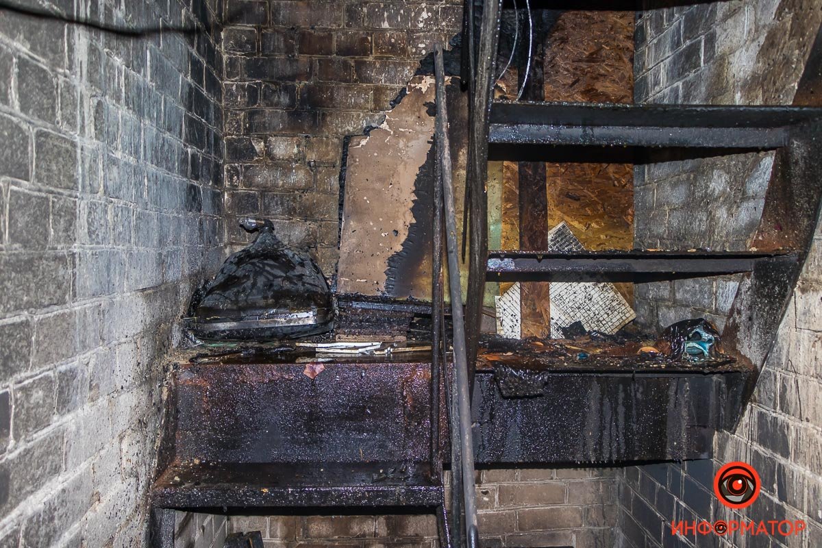 Сотрудники ДТЕК отключили электроснабжение, ГСЧС потушили огонь