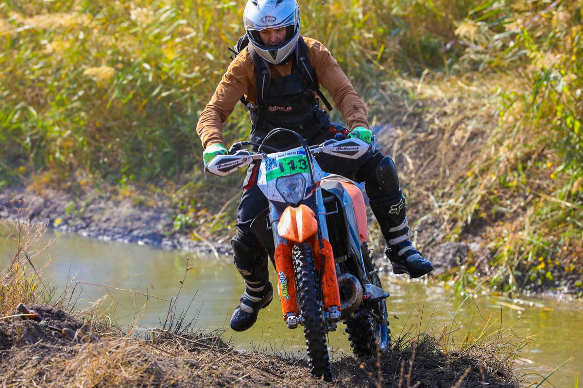 «А где заправщик?» «А где заправщик?»
