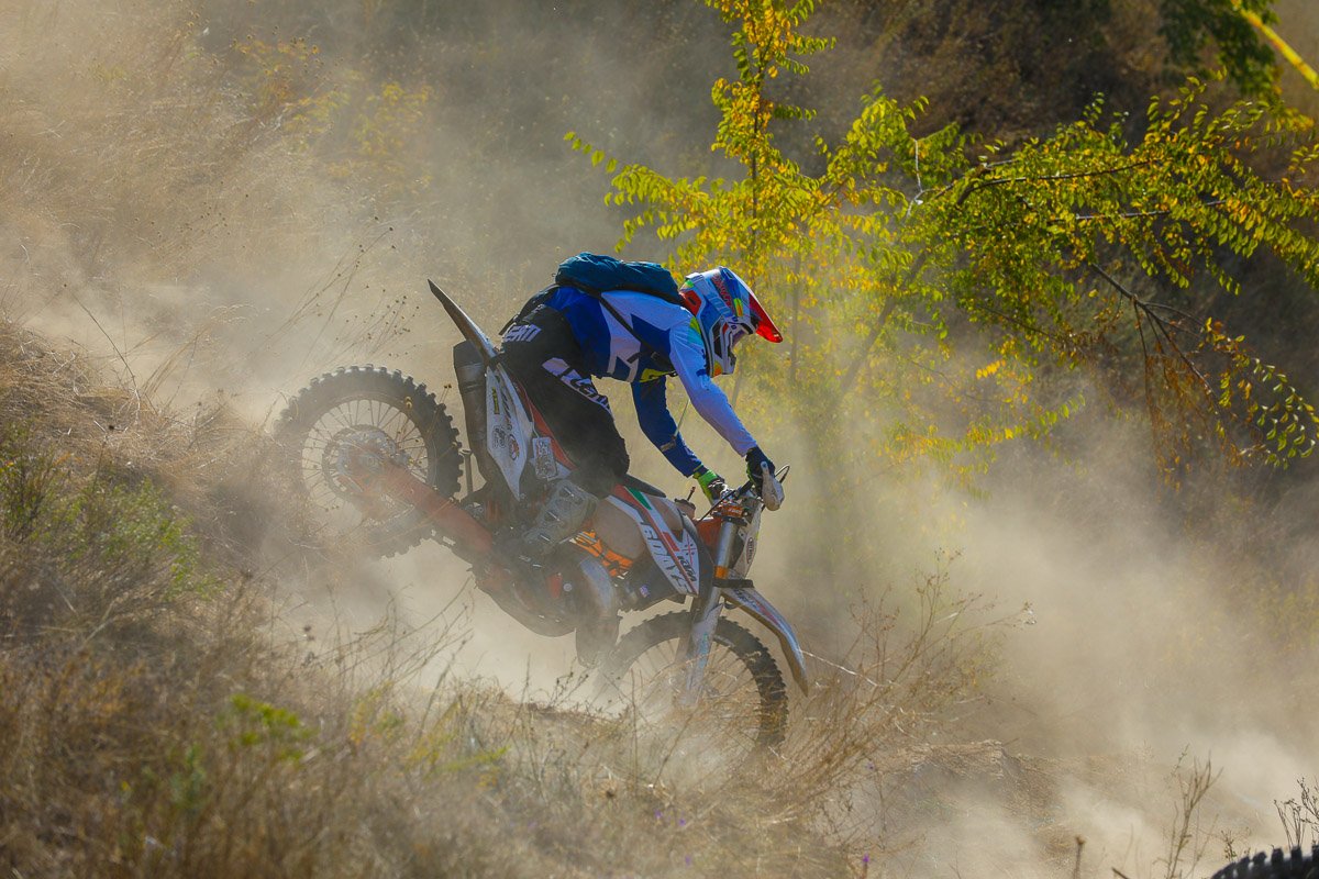 Эндуро — это такая изощренная форма мазохизма Эндуро — это такая изощренная форма мазохизма