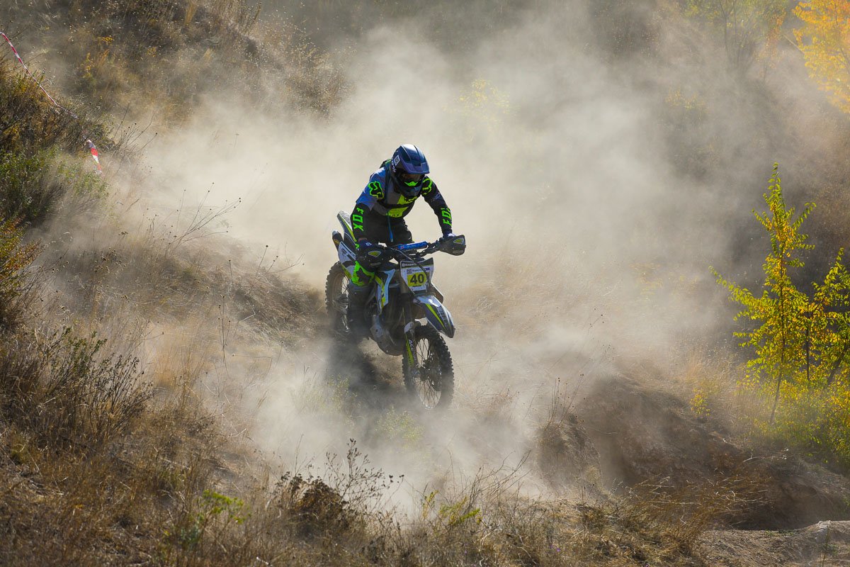 Четыре колеса возят тело, а два колеса – душу Четыре колеса возят тело, а два колеса – душу