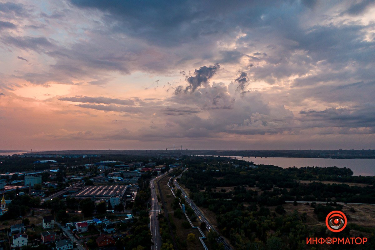 Мотивом грустным, вечно пьяным, Мотивом грустным, вечно пьяным,